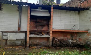 Maat vende Finca en Villeta 1.972m2 $320 Millones