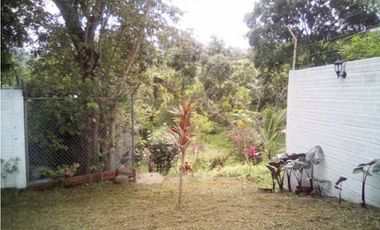 Maat vende Finca en Villeta 1.972m2 $320 Millones