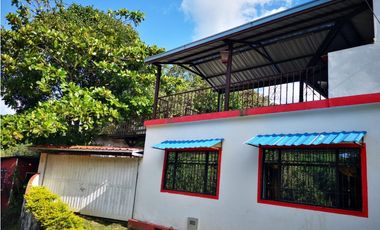 Maat vende Finca en Villeta 1.972m2 $320 Millones