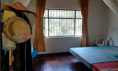 Maat vende Finca en Villeta 1.972m2 $320 Millones