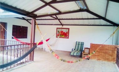 Maat vende Finca en Villeta 1.972m2 $320 Millones