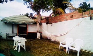 Maat vende Finca en Villeta 1.972m2 $320 Millones