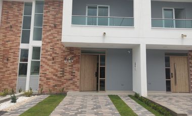 VENTA CASA PRADOS DEL ESTE CONJUNTO