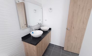 VENTA CASA PRADOS DEL ESTE CONJUNTO