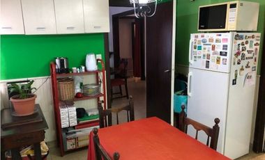 Chalet con departamento independiente barrio Chauvín