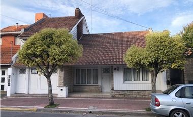 Chalet con departamento independiente barrio Chauvín