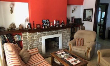 Chalet con departamento independiente barrio Chauvín