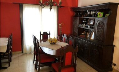 Chalet con departamento independiente barrio Chauvín