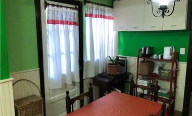 Chalet con departamento independiente barrio Chauvín