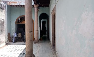 VENTA DE CASA COLONIAL CON LOCALES CENTRO HISTORICO
