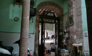 VENTA DE CASA COLONIAL CON LOCALES CENTRO HISTORICO