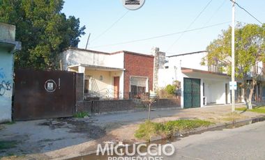 Lote con vivienda en Venta, Pellegrini 239, Escobar centro