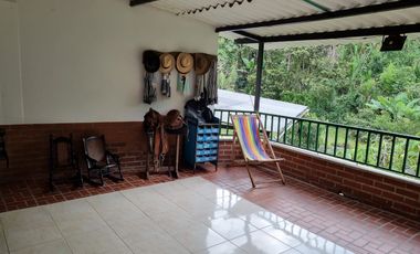 CASA CAMPESTRE PARA LA VENTA EN CHINCHINA