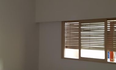 EXCELENTE PROPIEDAD 3 AMB  CON COCHERA Y PILETA EN LOTE PROPIO