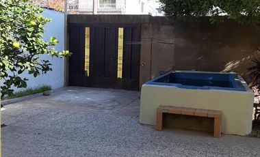 EXCELENTE PROPIEDAD 3 AMB  CON COCHERA Y PILETA EN LOTE PROPIO