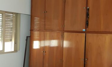 EXCELENTE PROPIEDAD 3 AMB  CON COCHERA Y PILETA EN LOTE PROPIO