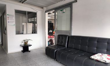 oficina en arriendo en la igualdad. Cod A113275