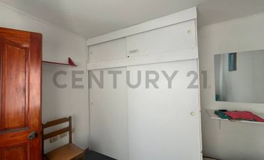 Casa con local comercial