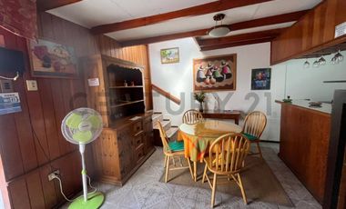Casa con local comercial