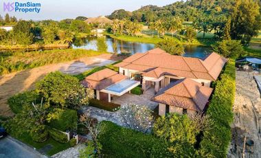 Grand Golf Villa in Hua Hin at Palm Hills Golf Resort