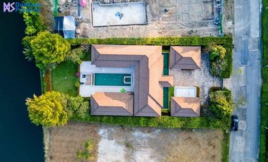 Grand Golf Villa in Hua Hin at Palm Hills Golf Resort