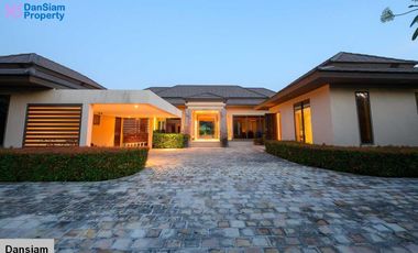 Grand Golf Villa in Hua Hin at Palm Hills Golf Resort