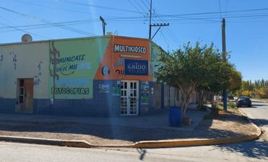 Esquina Comercial en J.J Gomez