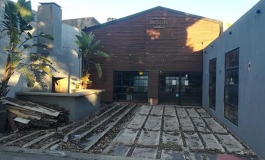 EXCELENTE LOCAL EN VENTA DE 433 MTS, EN EL BAJO DE SAN ISIDRO , CUB:  314 MTS, FRENTE: 15.60 X 31MTS