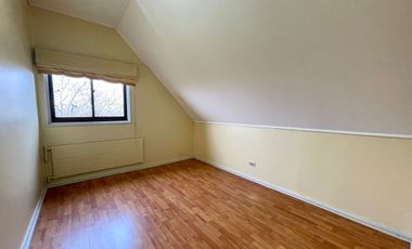 Amplia casa en excelente condominio