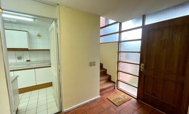 Amplia casa en excelente condominio