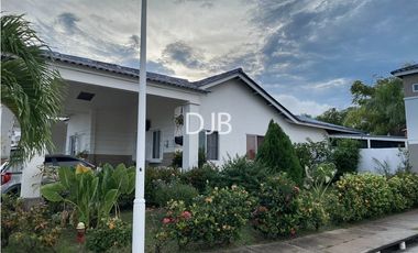 Vendo Alquilo casa en Playa Dorada $170,000 $850 #332