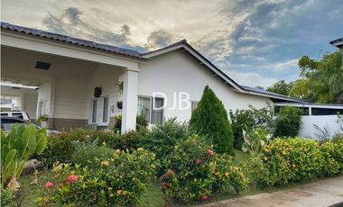 Vendo Alquilo casa en Playa Dorada $170,000 $850 #332