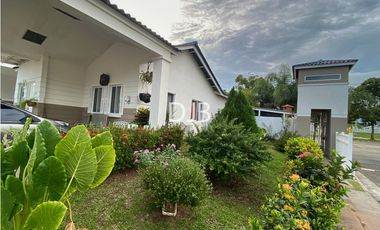 Vendo Alquilo casa en Playa Dorada $170,000 $850 #332
