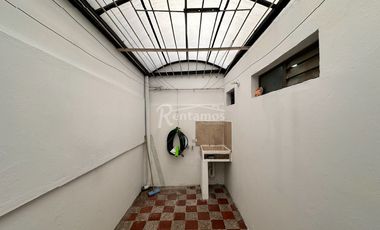 casa en arriendo en mesa. Cod A777090