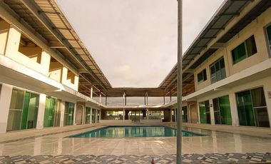 En venda linda Hostería en Tonsupa, a dos cuadras de la playa