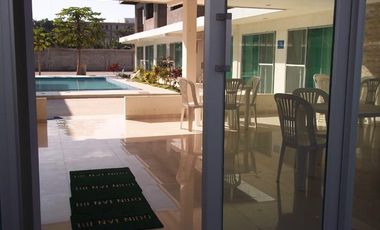 En venda linda Hostería en Tonsupa, a dos cuadras de la playa