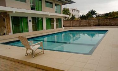 En venda linda Hostería en Tonsupa, a dos cuadras de la playa