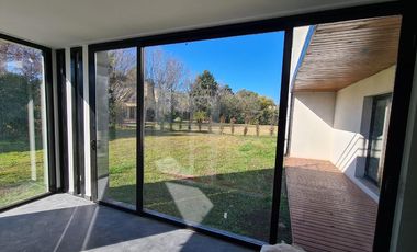 EN VENTA - CASA 3 DORMITORIOS A ESTRENAR - LA BAHÍA, PUEBLO ESTHER