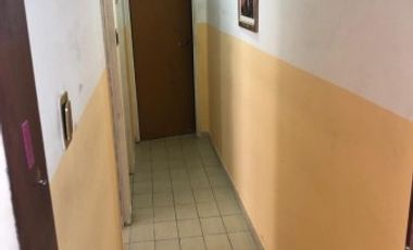 EXCELENTE DEPARTAMENTO 3 AMBIENTES CON AMPLIO PATIO EN PLANTA BAJA, SOBRE BOULEVAR RIESTRA - VILLA LUGANO
