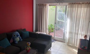EXCELENTE DEPARTAMENTO 3 AMBIENTES CON AMPLIO PATIO EN PLANTA BAJA, SOBRE BOULEVAR RIESTRA - VILLA LUGANO