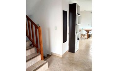 VENTA / CHALET DE CUATRO AMBIENTES / SIERRA DE LOS PADRES