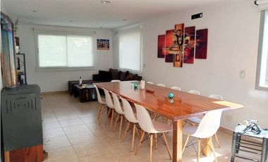 VENTA / CHALET DE CUATRO AMBIENTES / SIERRA DE LOS PADRES