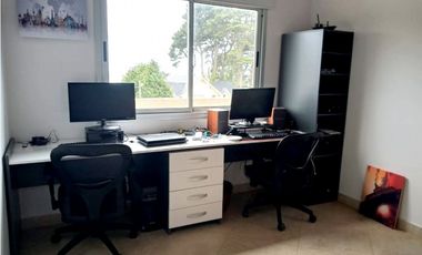 VENTA / CHALET DE CUATRO AMBIENTES / SIERRA DE LOS PADRES