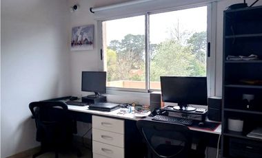 VENTA / CHALET DE CUATRO AMBIENTES / SIERRA DE LOS PADRES