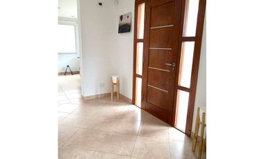 VENTA / CHALET DE CUATRO AMBIENTES / SIERRA DE LOS PADRES