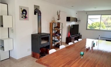 VENTA / CHALET DE CUATRO AMBIENTES / SIERRA DE LOS PADRES