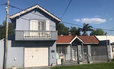 Casa en venta de 3 dormitorios con cochera en La Plata