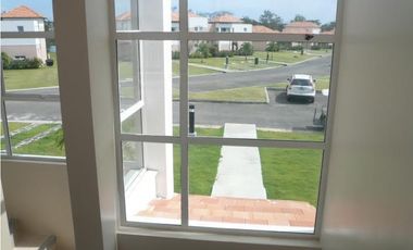 Venta: Espectacular Townhouse en Decameron Resort