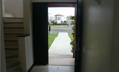 Venta: Espectacular Townhouse en Decameron Resort