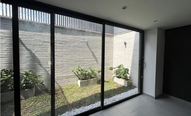 HERMOSA CASA PARA ESTRENAR EN RIONEGRO, SECTOR BARRO BLANCO